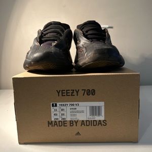 Yeezy 700 V3 Black Athletic Shoes